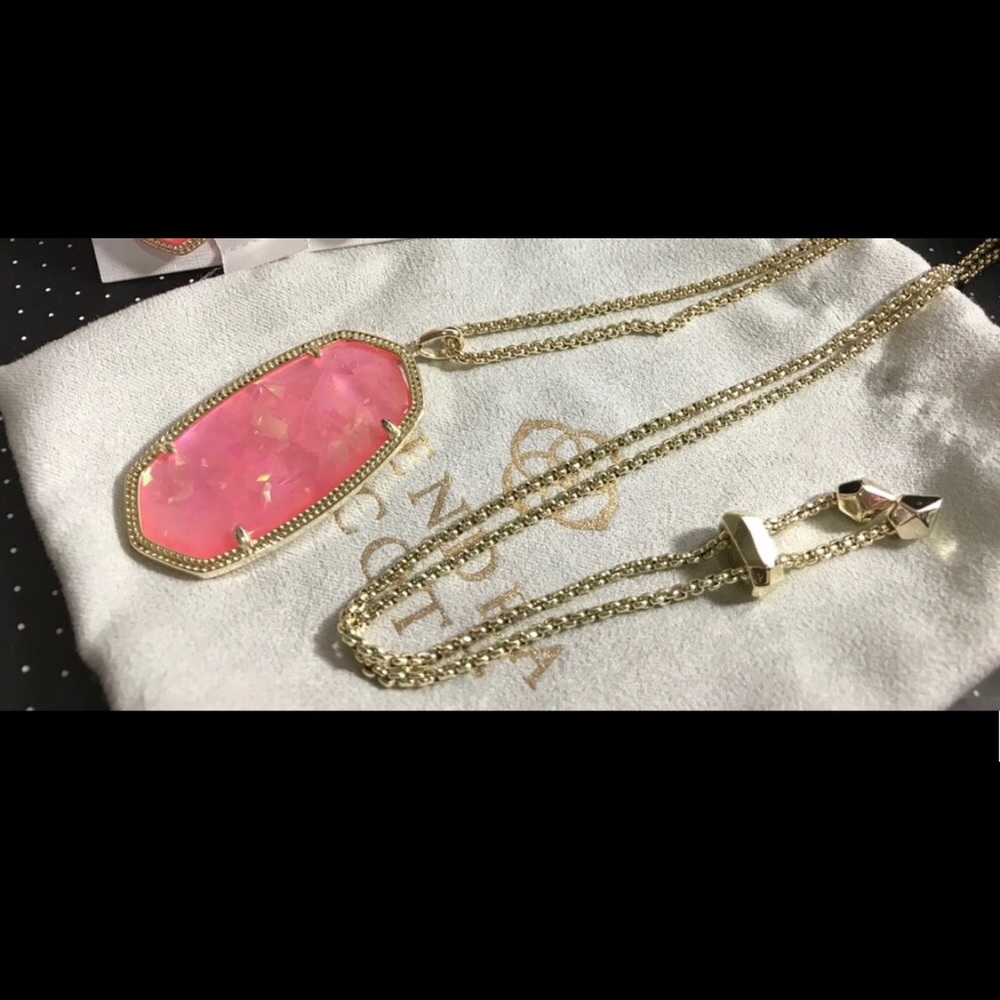 Kendra Scott Coral Illusion Reid Necklace ONLY